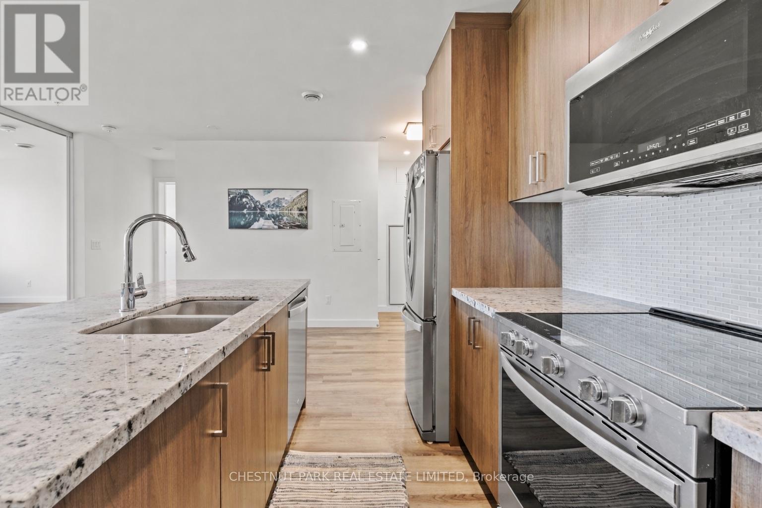 15 - 467 Charlton Avenue E, Hamilton, Ontario  L8N 0B3 - Photo 8 - X12874052