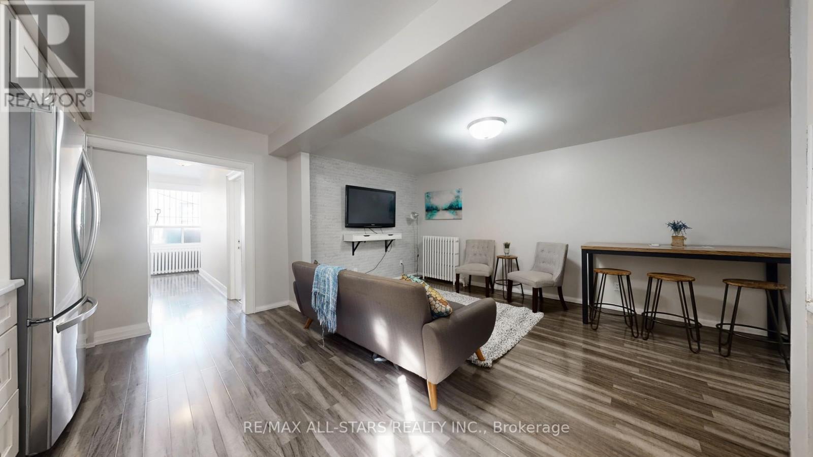 200 - 1074 Bloor Street W, Toronto (Dovercourt-Wallace Emerson-Junction), Ontario  M6H 1M6 - Photo 2 - W12836126