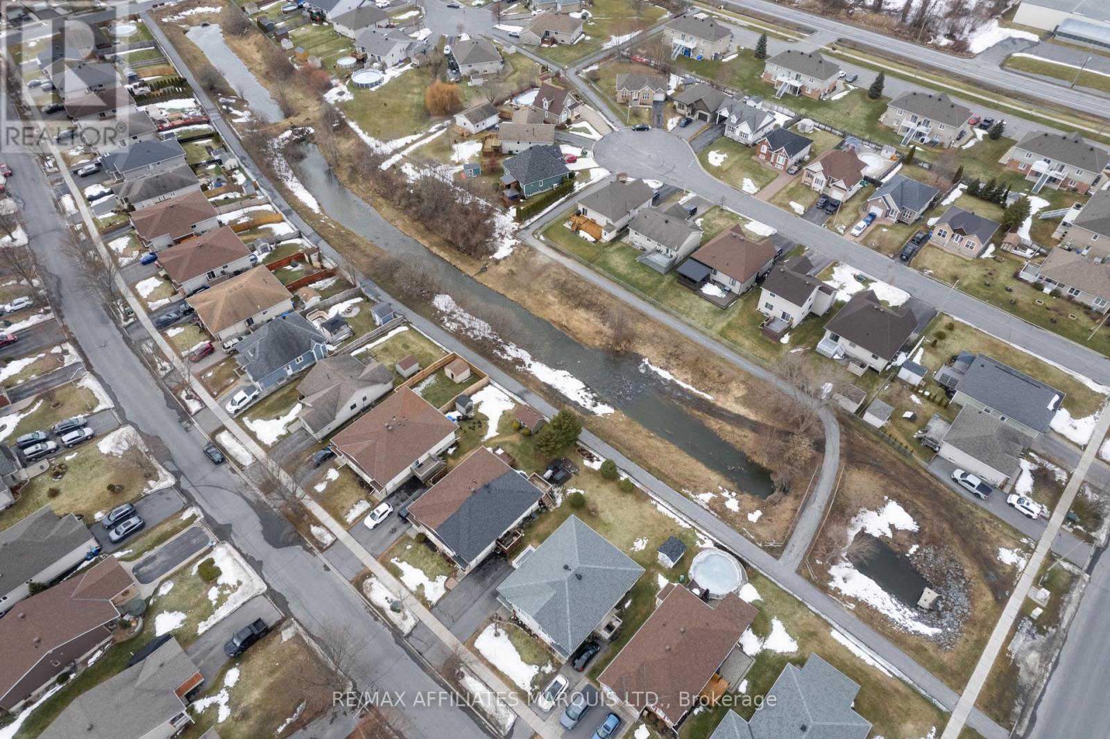 2231 Glen Brook Drive, Cornwall, Ontario  K6H 7N2 - Photo 4 - X12874138