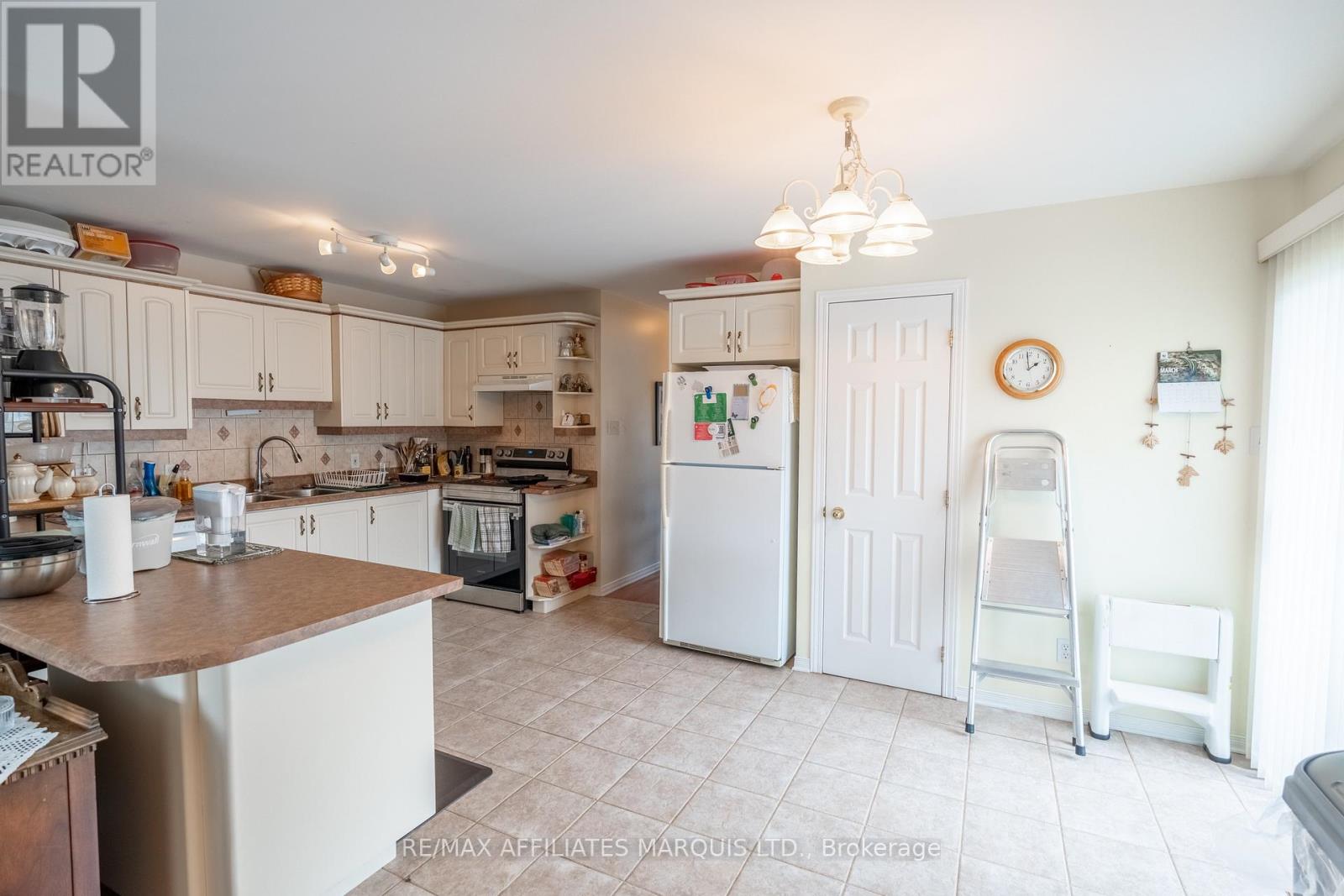 2231 Glen Brook Drive, Cornwall, Ontario  K6H 7N2 - Photo 7 - X12874138