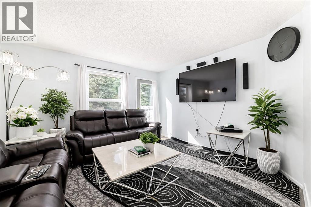 115 Saddlebrook Point Ne, Calgary, Alberta  T3J 0K3 - Photo 4 - A2292795