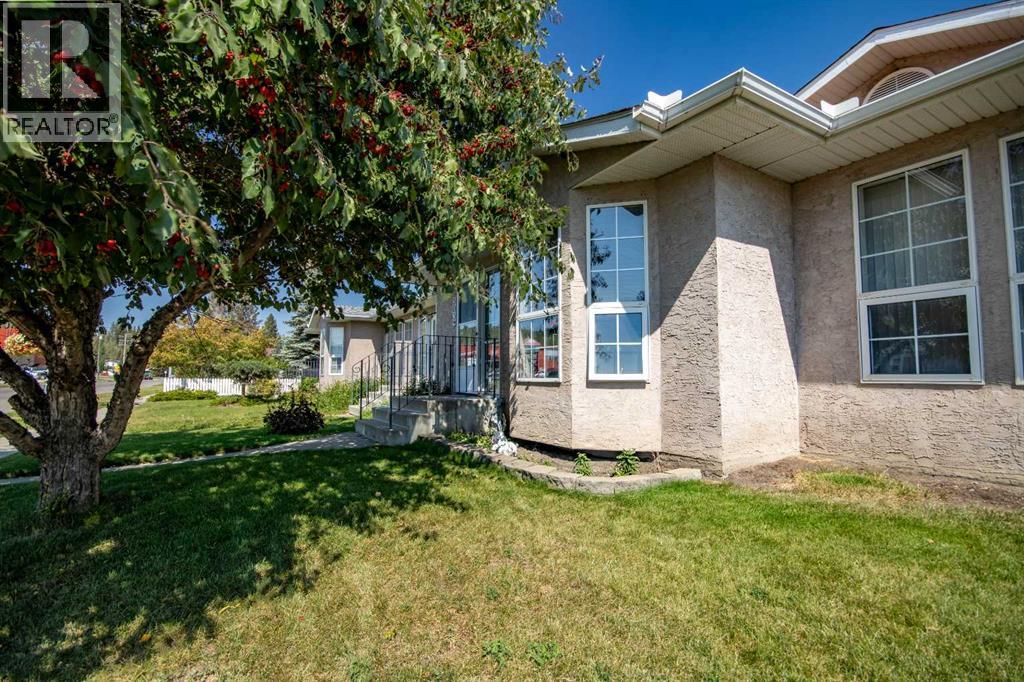 B, 303 Centre Street N, Sundre, Alberta  T0M 1X0 - Photo 2 - A2284925