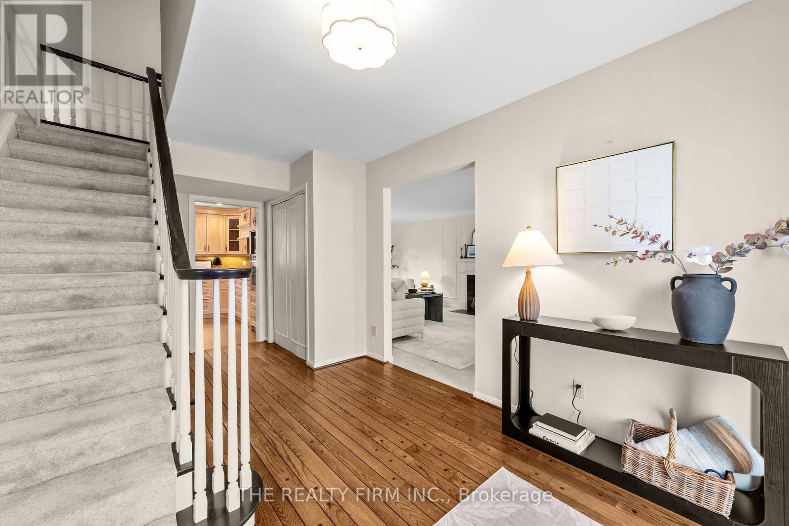 32 Cherokee Road, London North, Ontario  N6G 2N9 - Photo 6 - X12874092