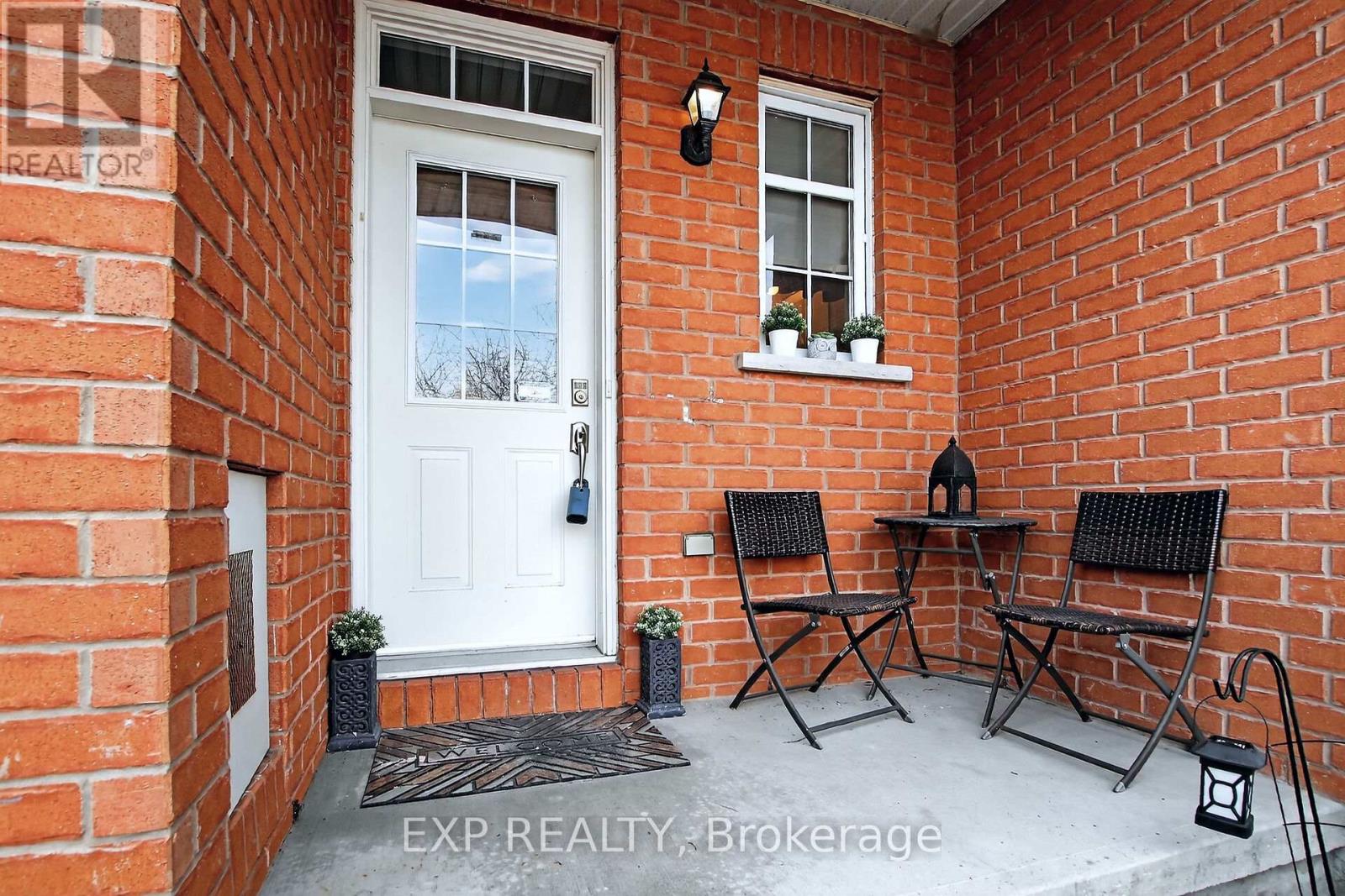 304 Goldridge Drive, Ottawa, Ontario  K2T 1L1 - Photo 2 - X12874134
