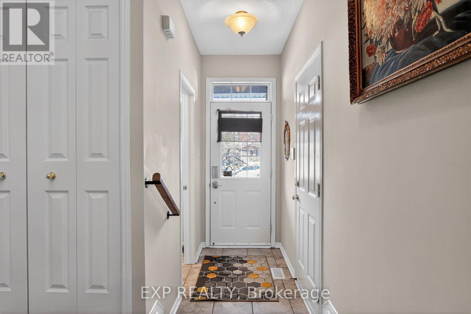 304 Goldridge Drive, Ottawa, Ontario  K2T 1L1 - Photo 3 - X12874134