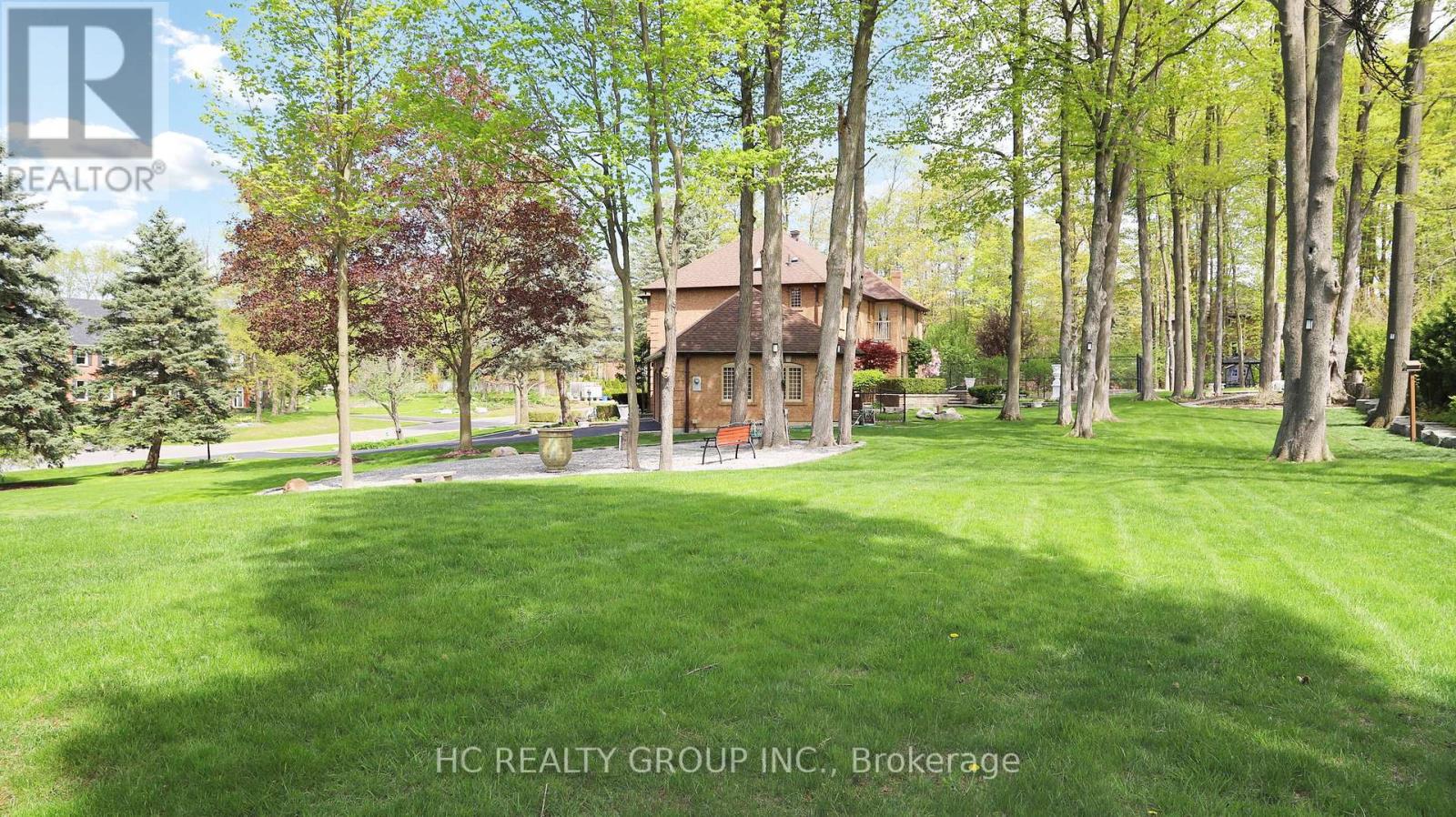 2 Glenridge Drive, Markham, Ontario  L6C 1A1 - Photo 4 - N12874106