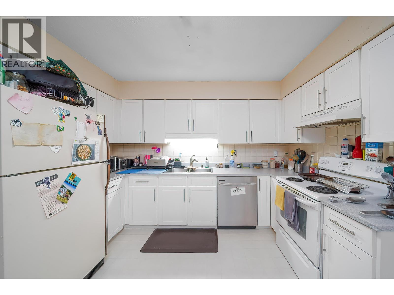 5734 Eglinton Street, Burnaby, British Columbia  V5G 2B6 - Photo 9 - R3097903