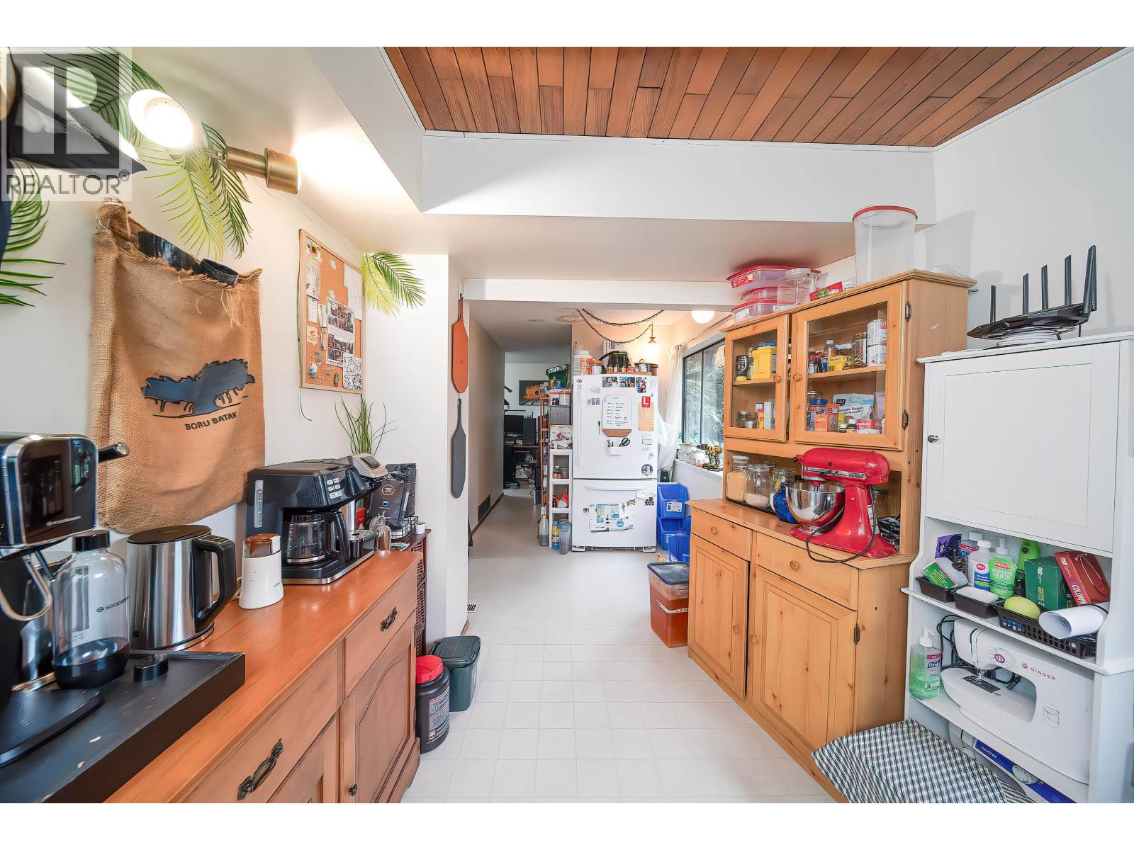 5734 Eglinton Street, Burnaby, British Columbia  V5G 2B6 - Photo 13 - R3097903