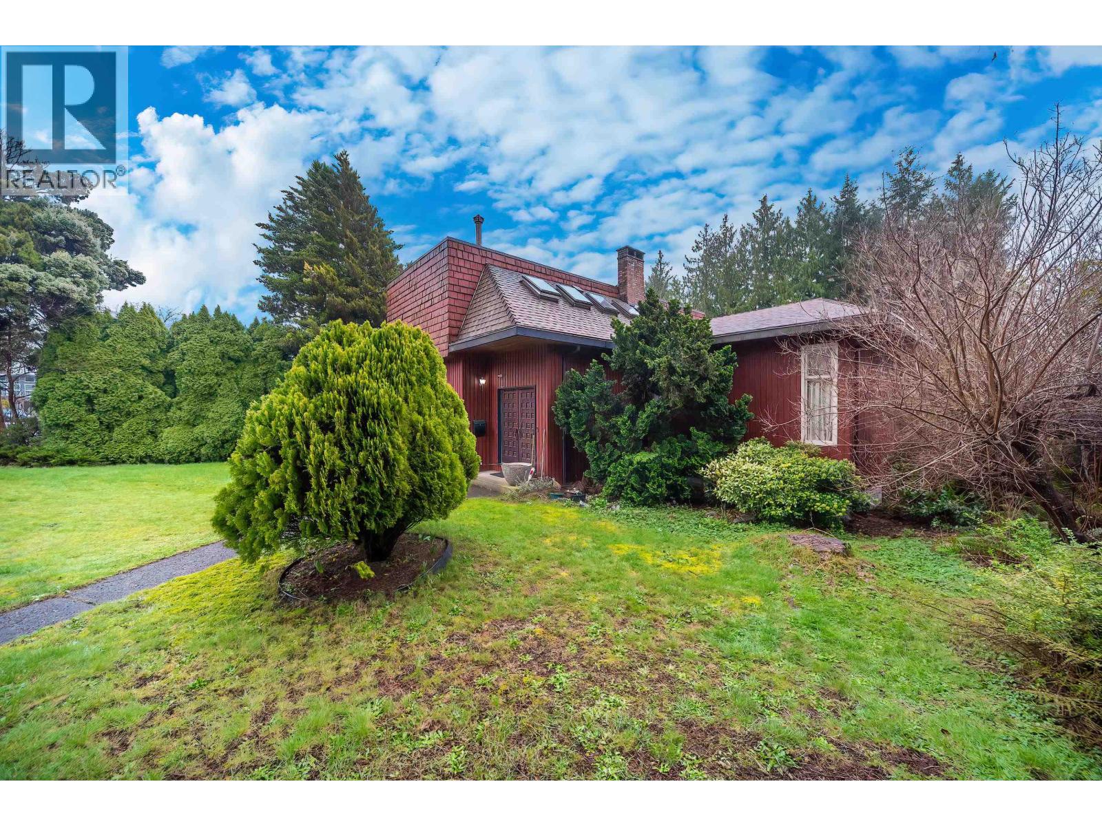 5734 EGLINTON STREET, burnaby, British Columbia