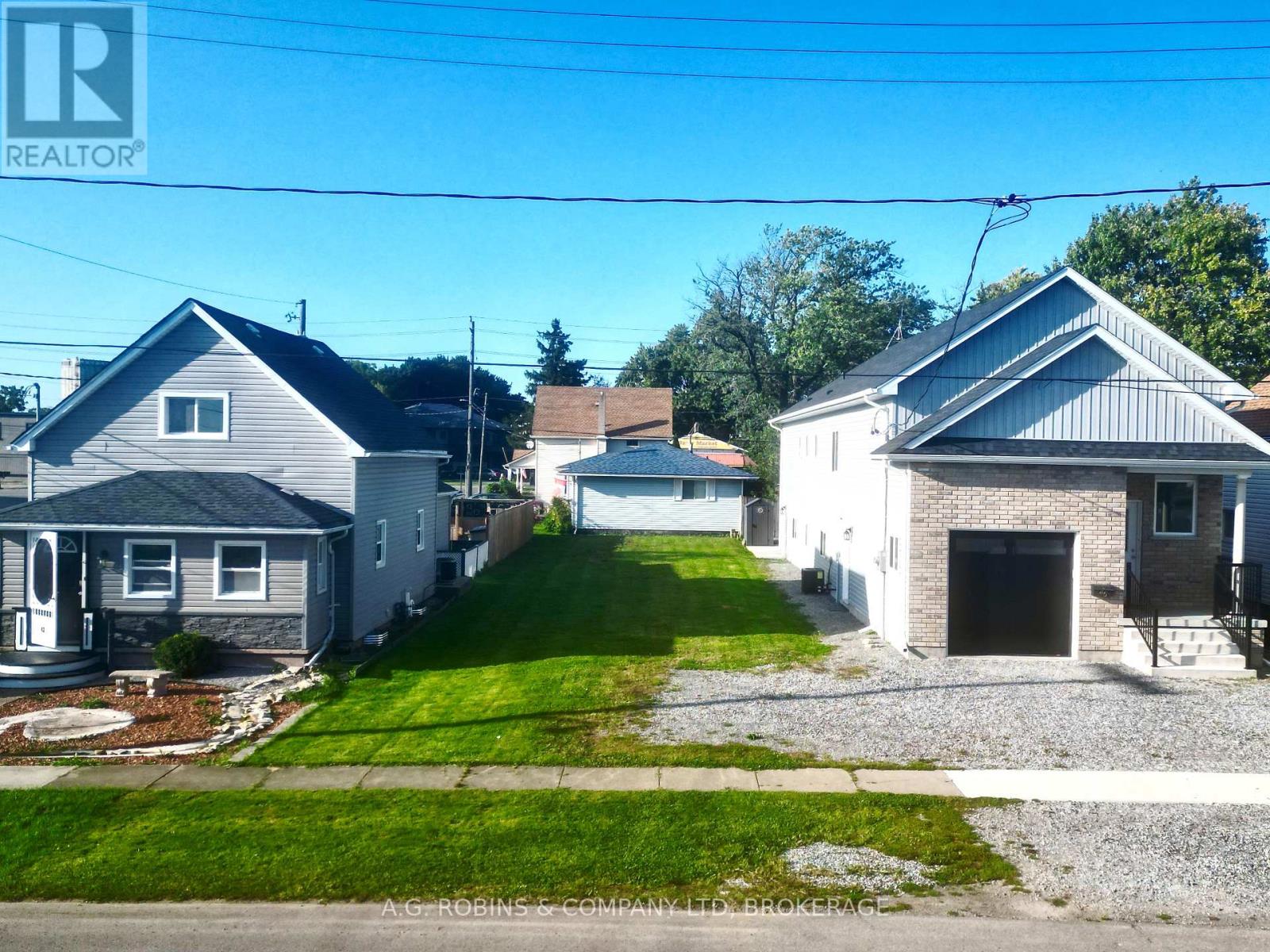 44 Chestnut Street, Port Colborne (Killaly East), Ontario  L3K 1R4 - Photo 3 - X12874190