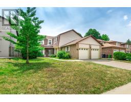 70 MOSSGROVE TRAIL, Toronto, Ontario