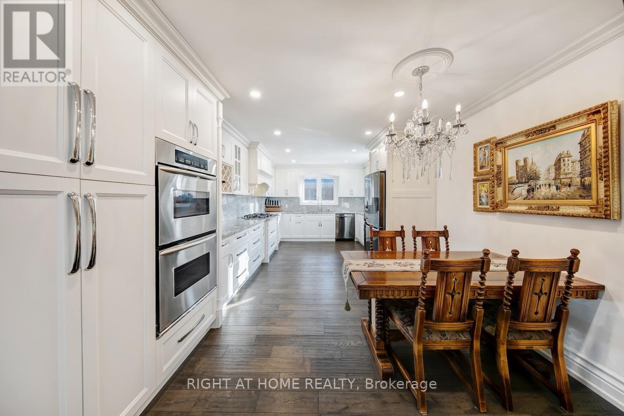 397 Maple Leaf Drive, Toronto, Ontario  M6L 1P4 - Photo 11 - W12874160