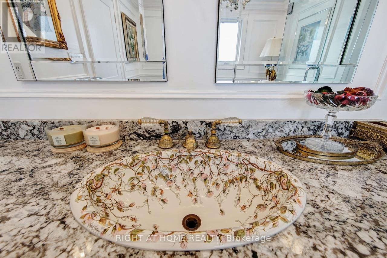 397 Maple Leaf Drive, Toronto, Ontario  M6L 1P4 - Photo 24 - W12874160