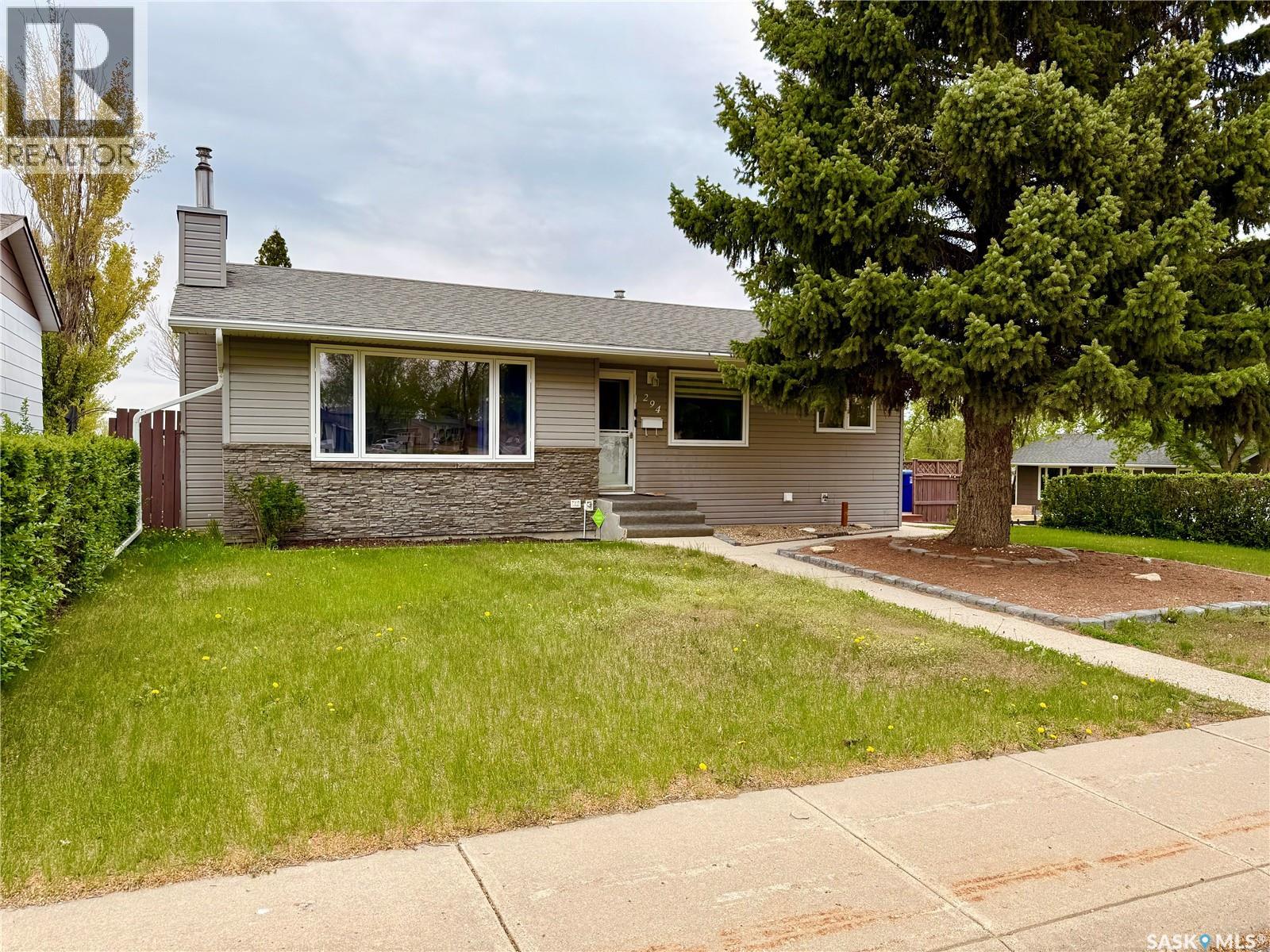 294 Burke CRESCENT, Swift Current, Saskatchewan