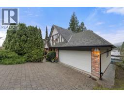 4877 CEDARCREST AVENUE, North Vancouver, British Columbia