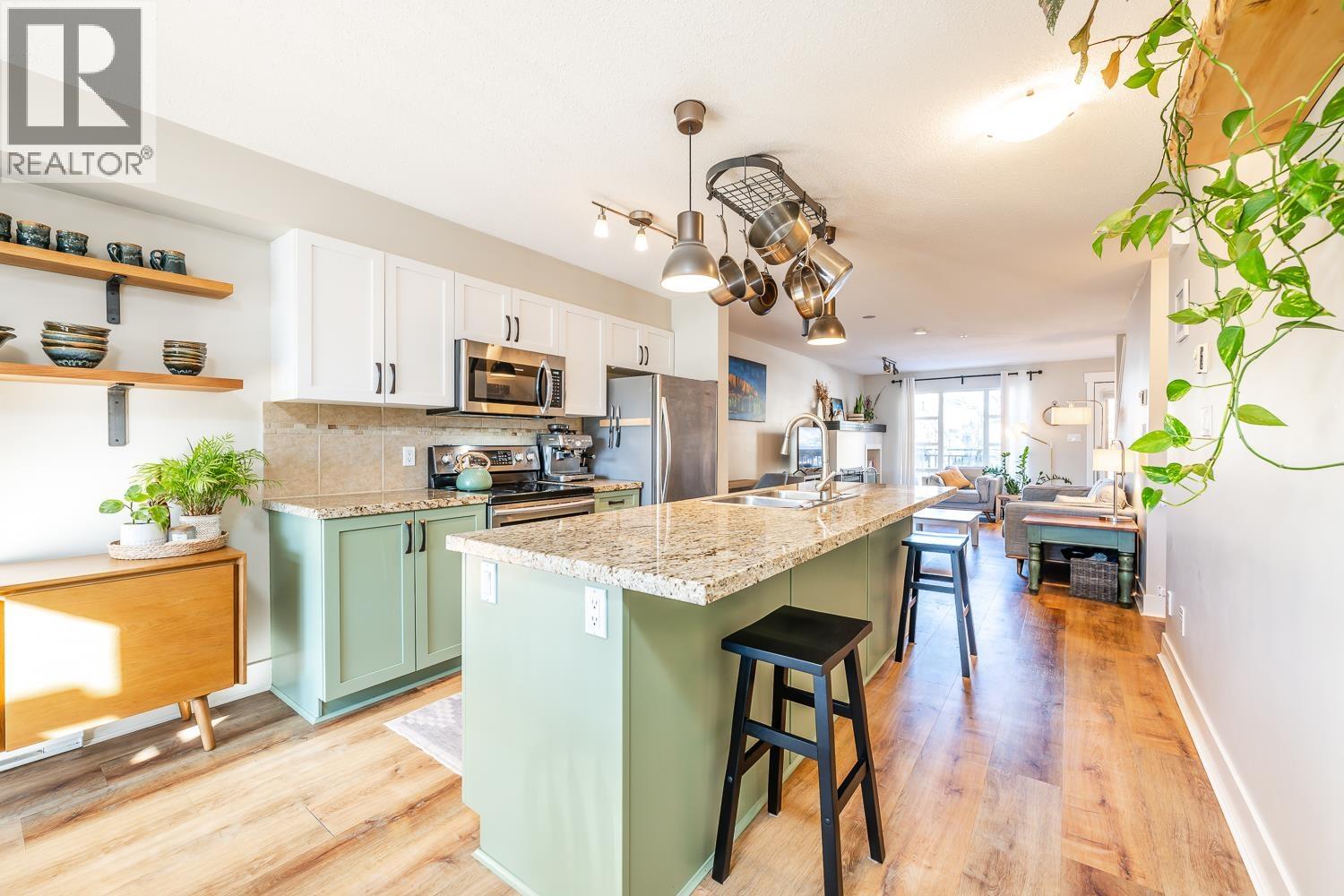 1198 VILLAGE GREEN WAY, Squamish, British Columbia