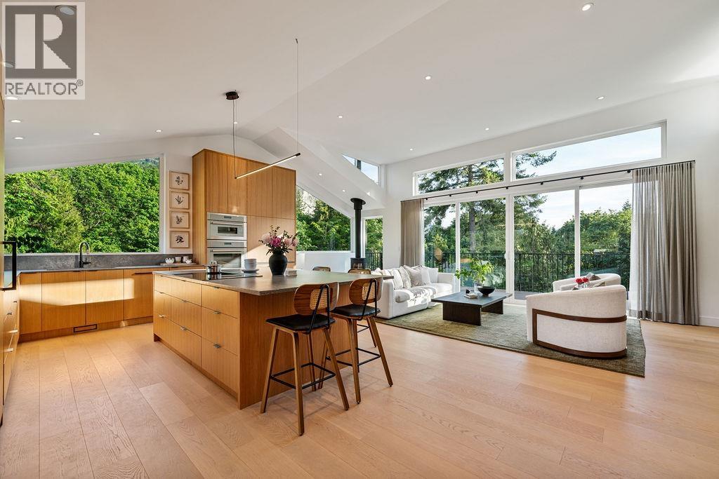 38243 Vista Crescent, Squamish, British Columbia  V8B 0B1 - Photo 5 - R3056277