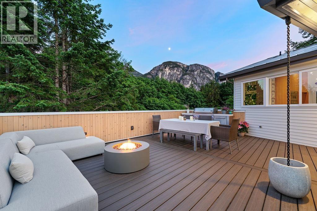 38243 Vista Crescent, Squamish, British Columbia  V8B 0B1 - Photo 30 - R3056277