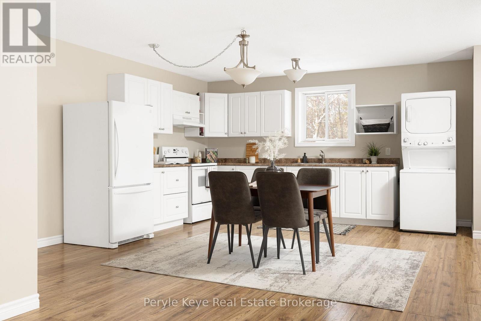 820 Manitoba Street, Bracebridge, Ontario  P1L 1W9 - Photo 4 - X12874296