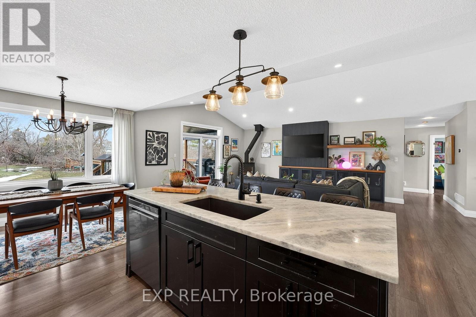 20109 Loyalist Parkway, Prince Edward County, Ontario  K0K 1T0 - Photo 6 - X12874320