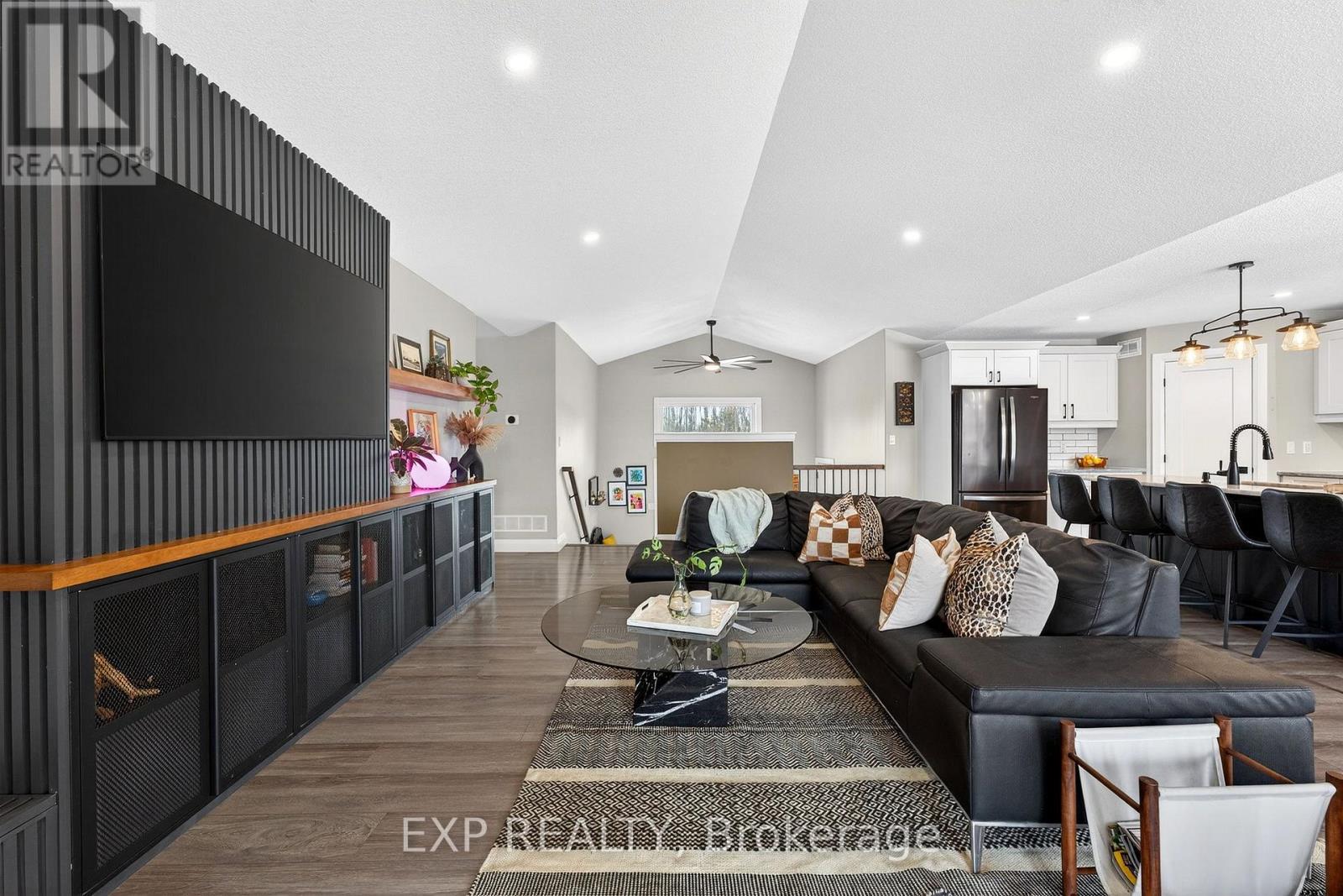 20109 Loyalist Parkway, Prince Edward County, Ontario  K0K 1T0 - Photo 7 - X12874320