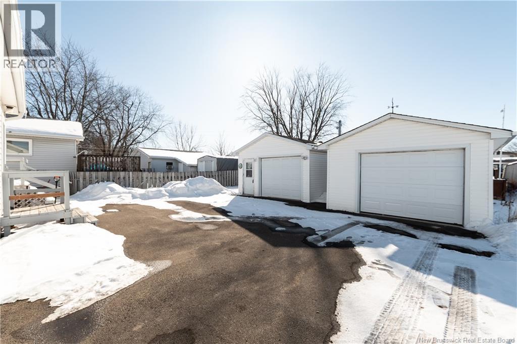 196 Waverley Avenue, Moncton, New Brunswick  E1C 7V4 - Photo 3 - NB133466