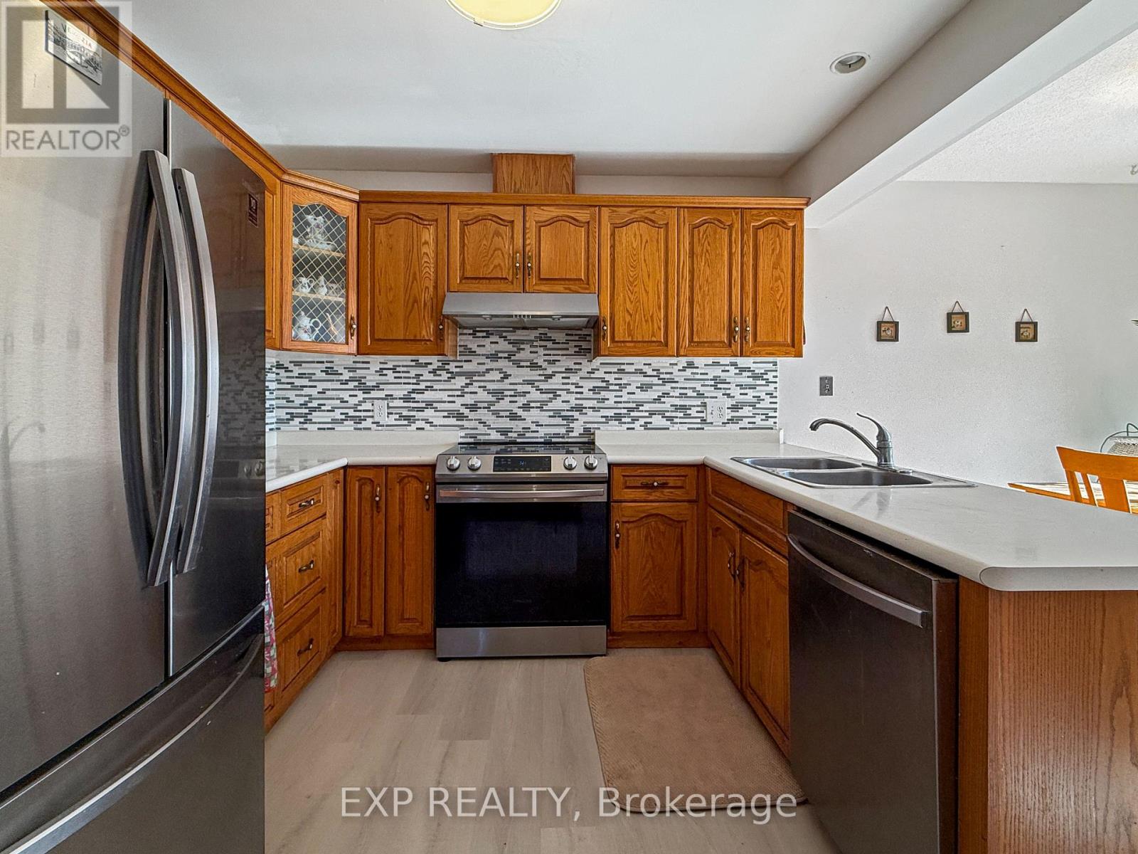 444 Burnett Avenue, Cambridge, Ontario  N1T 1L3 - Photo 8 - X12874200