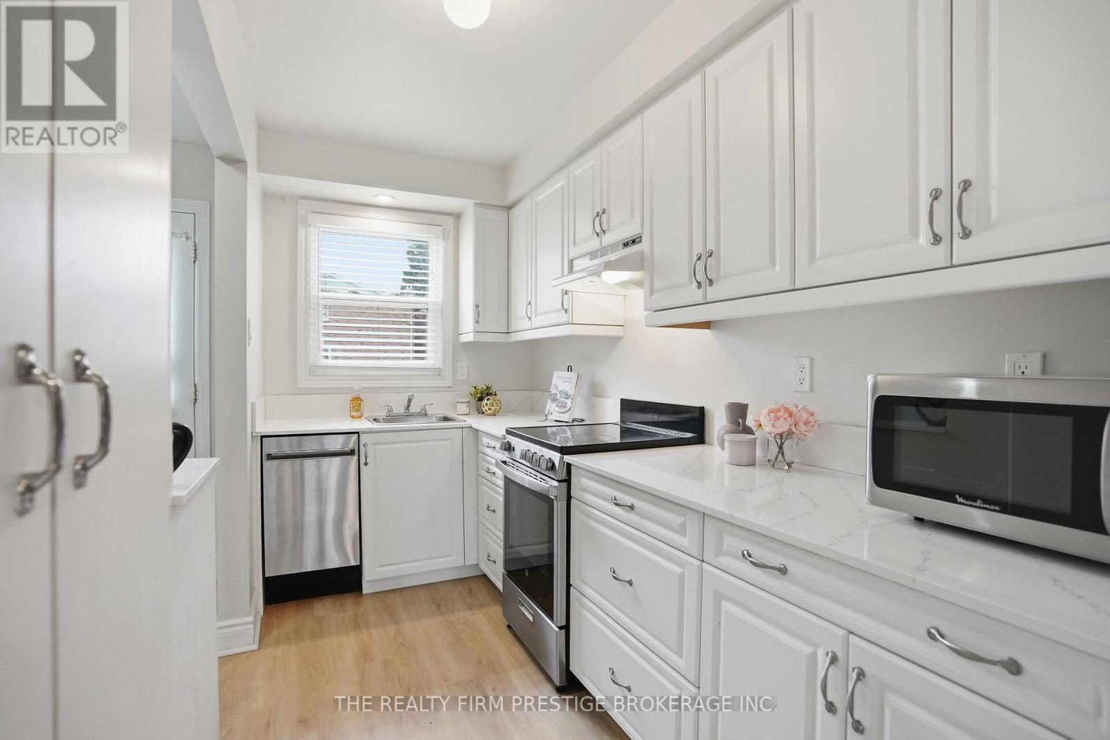 60 - 1385 Commissioners Road W, London South, Ontario  N6K 1E2 - Photo 4 - X12874314