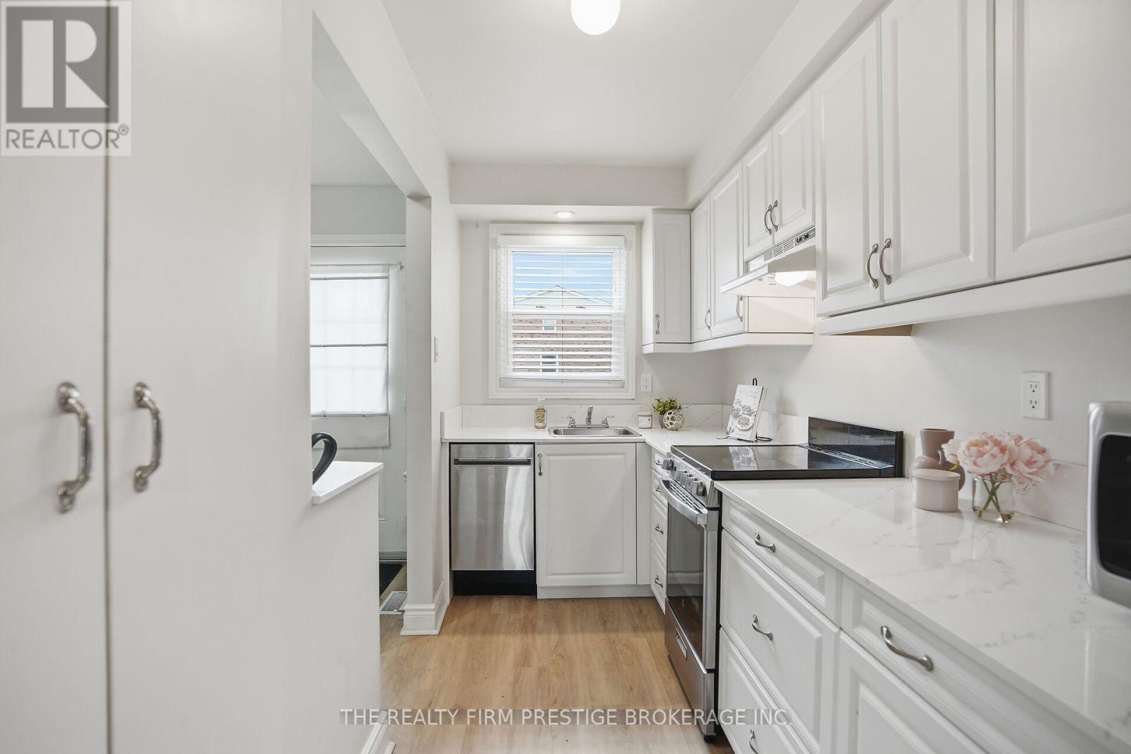 60 - 1385 Commissioners Road W, London South, Ontario  N6K 1E2 - Photo 5 - X12874314