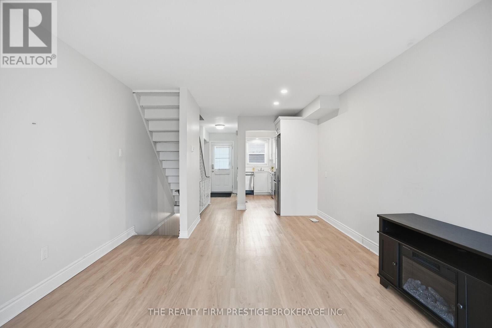 60 - 1385 Commissioners Road W, London South, Ontario  N6K 1E2 - Photo 8 - X12874314