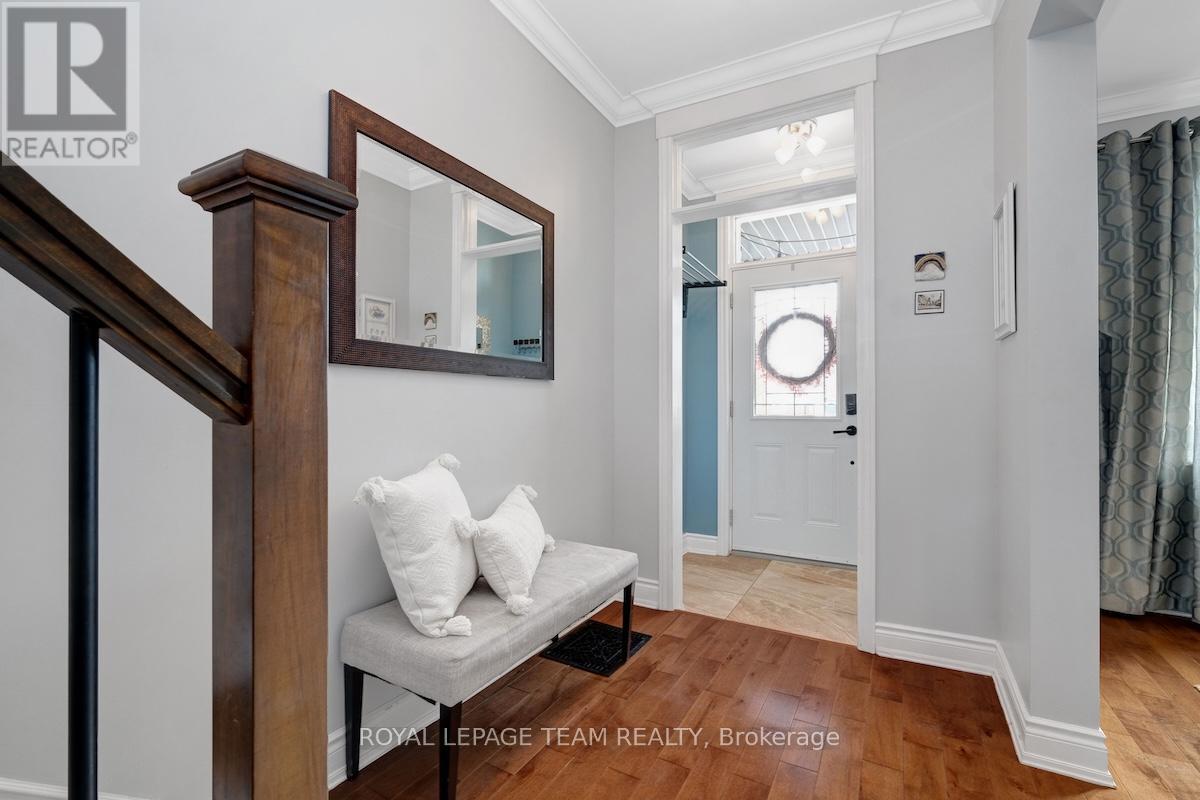 281 Flora Street, Ottawa, Ontario  K1R 5S1 - Photo 5 - X12874280