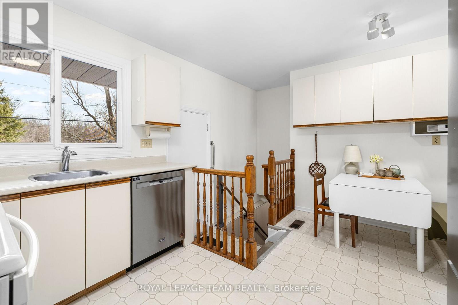 35 Cherrywood Drive, Ottawa, Ontario  K2H 6H1 - Photo 17 - X12874290