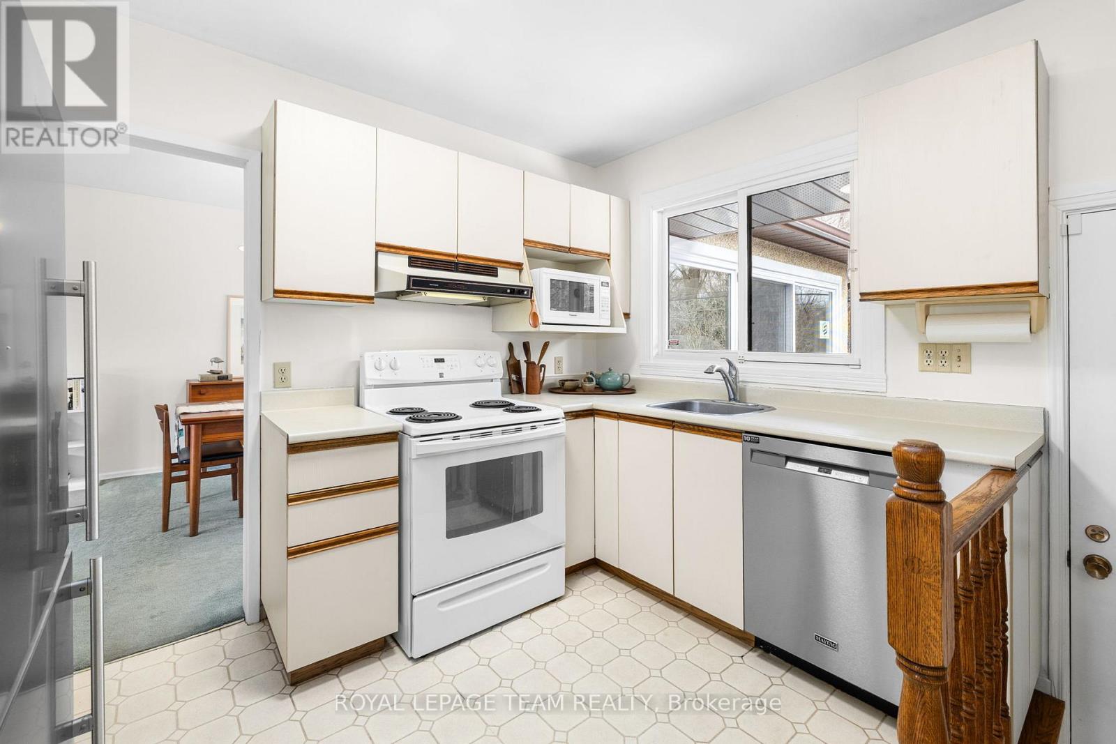 35 Cherrywood Drive, Ottawa, Ontario  K2H 6H1 - Photo 19 - X12874290