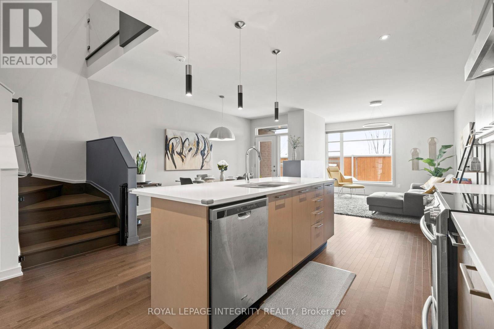 110 Larimar Circle, Ottawa, Ontario  K1X 0B6 - Photo 7 - X12874318