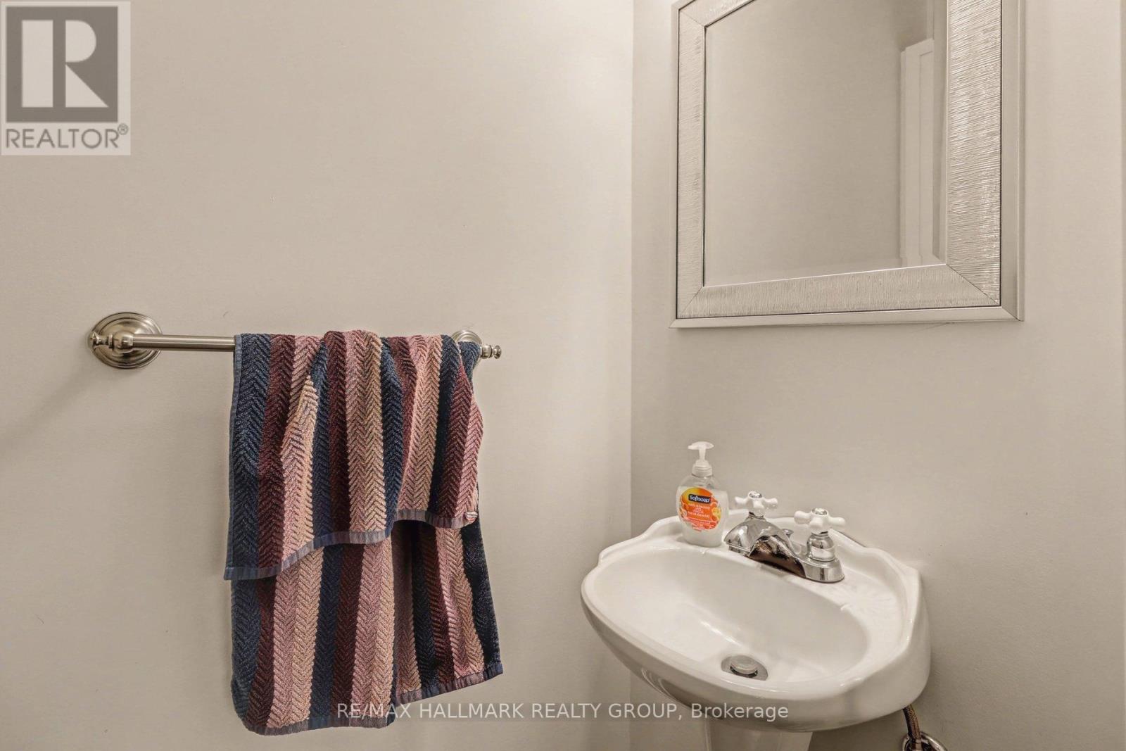 34 Lewis Street, Ottawa, Ontario  K2P 0S3 - Photo 11 - X12874324