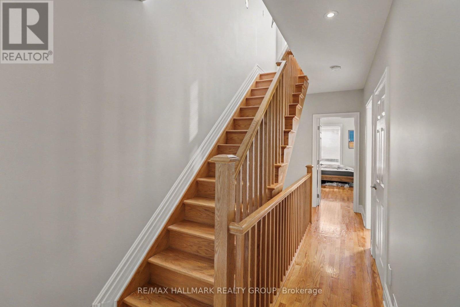 34 Lewis Street, Ottawa, Ontario  K2P 0S3 - Photo 12 - X12874324