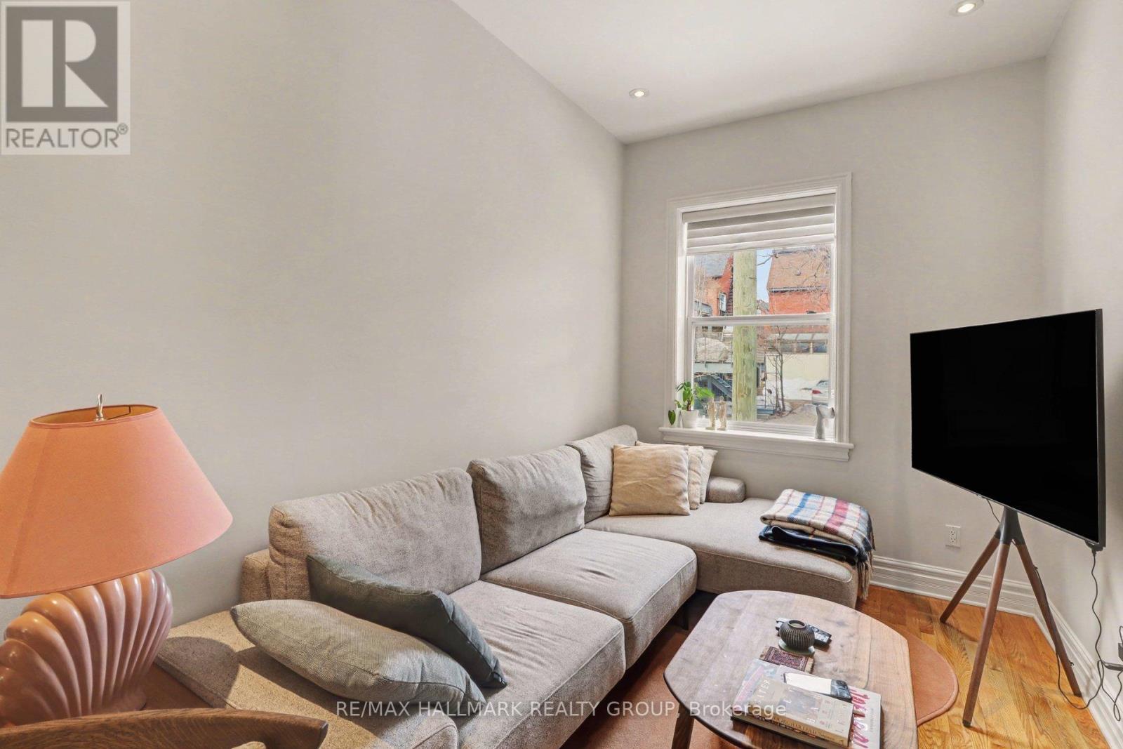 34 Lewis Street, Ottawa, Ontario  K2P 0S3 - Photo 5 - X12874324