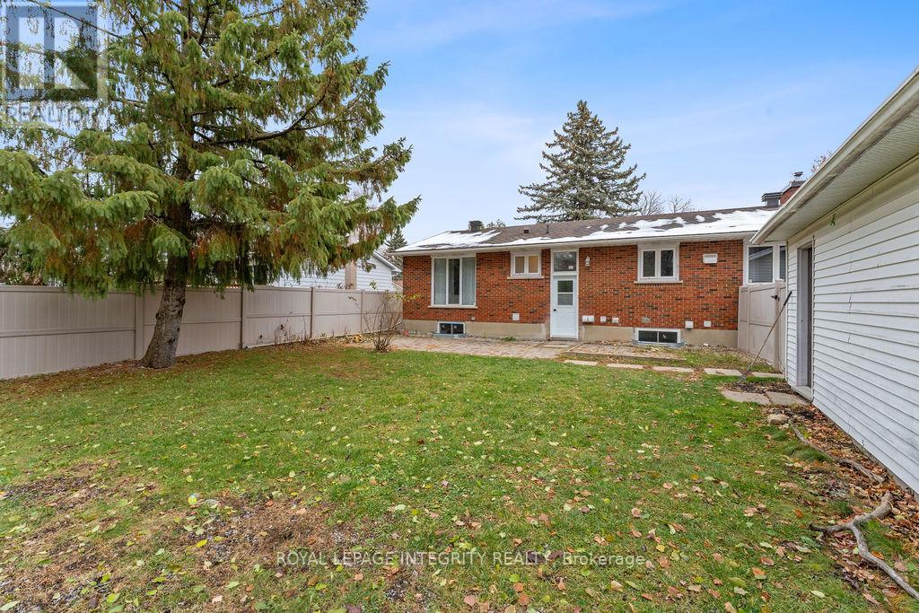 B - 1105 Falaise Road, Ottawa, Ontario  K2E 6R1 - Photo 6 - X12874332