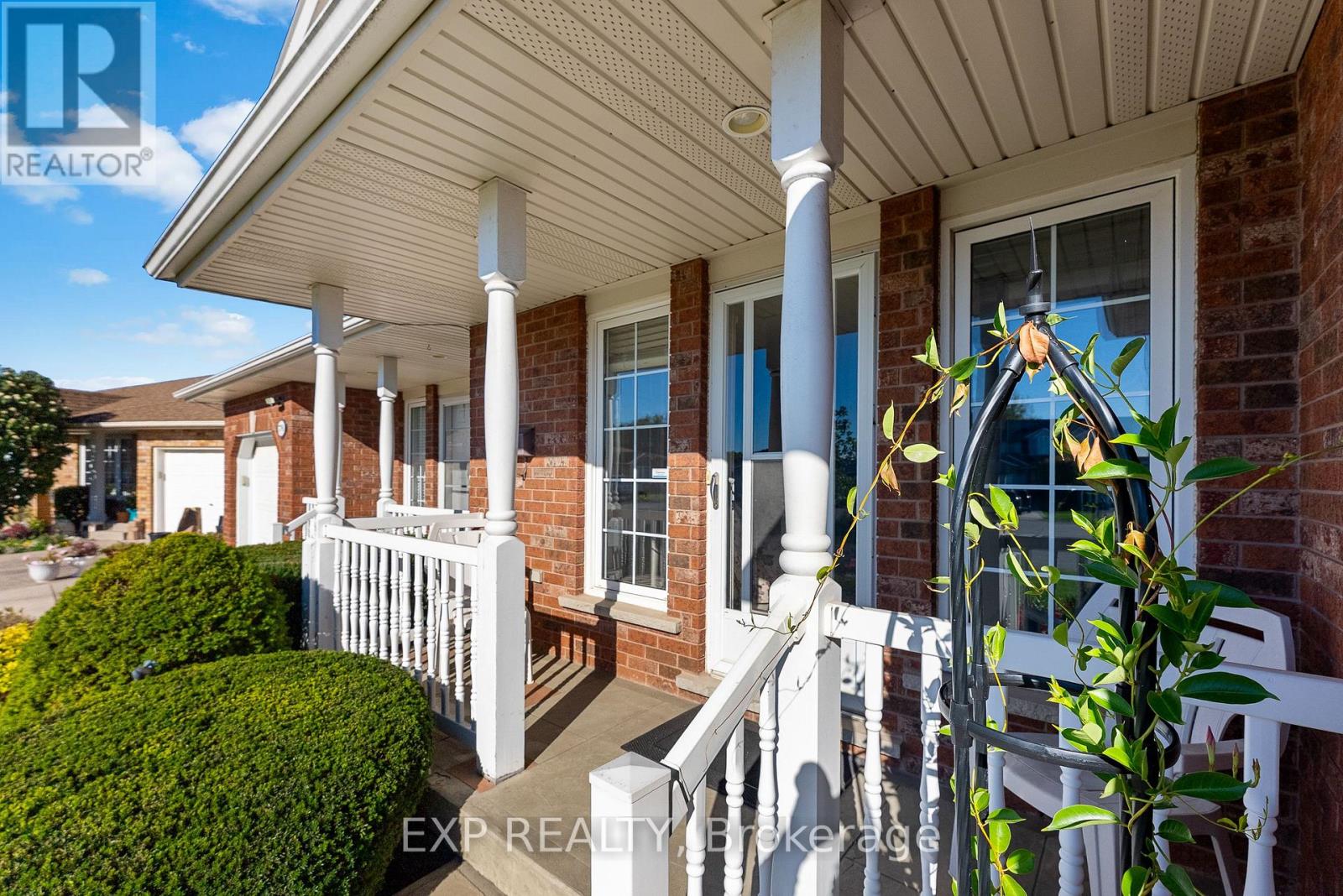 7789 Yvette Crescent, Niagara Falls, Ontario  L2H 3B6 - Photo 3 - X12874192