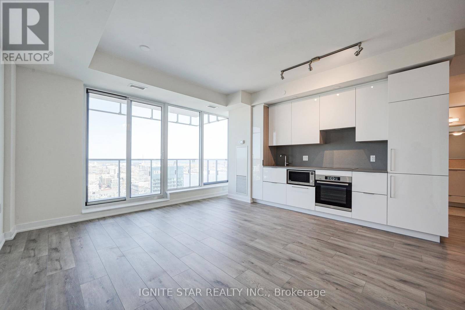 4008 - 28 Freeland Street, Toronto, Ontario  M5E 0E3 - Photo 2 - C12874214