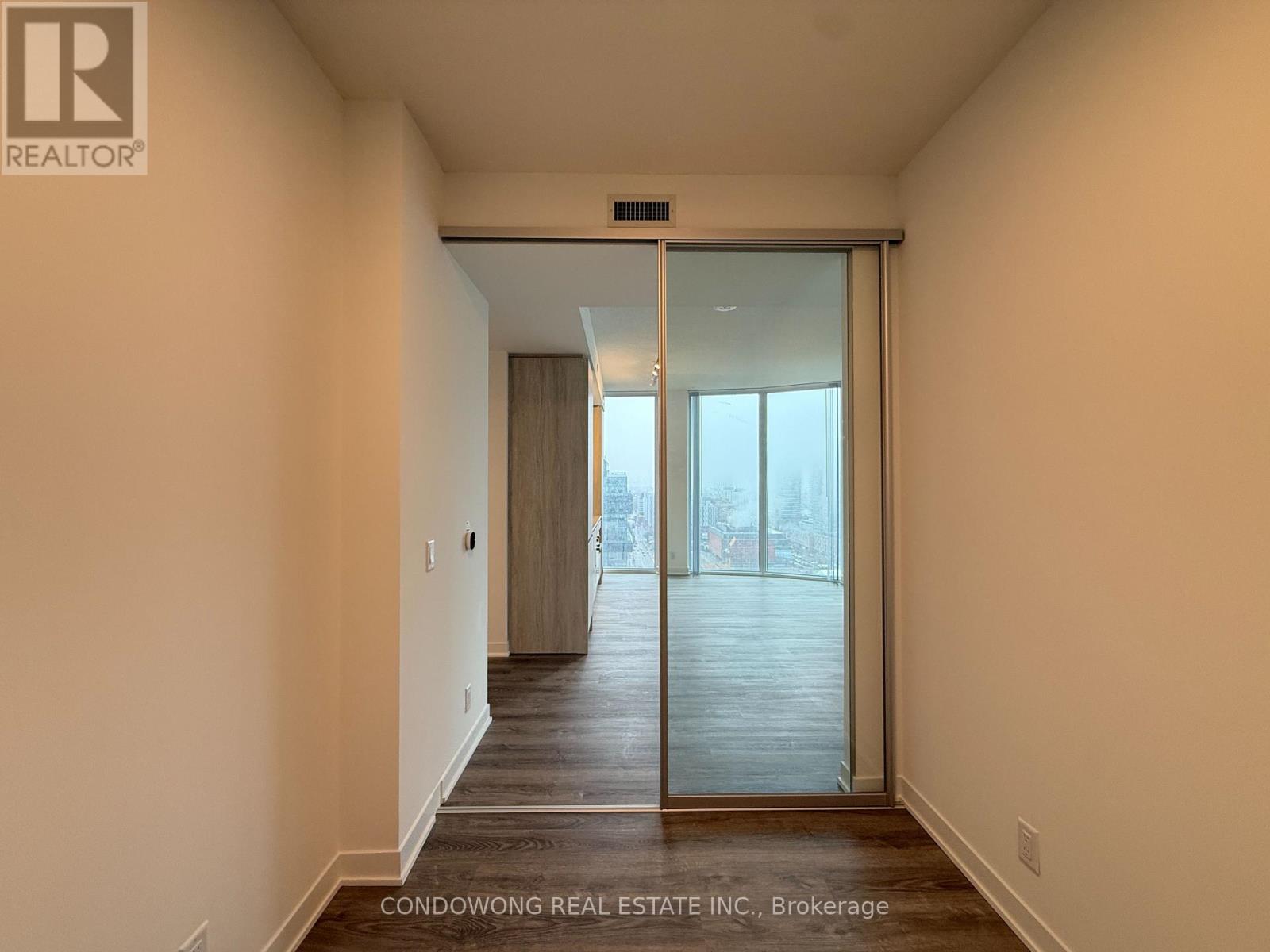 2606 - 180 Front Street E, Toronto, Ontario  M5A 0A9 - Photo 10 - C12874238
