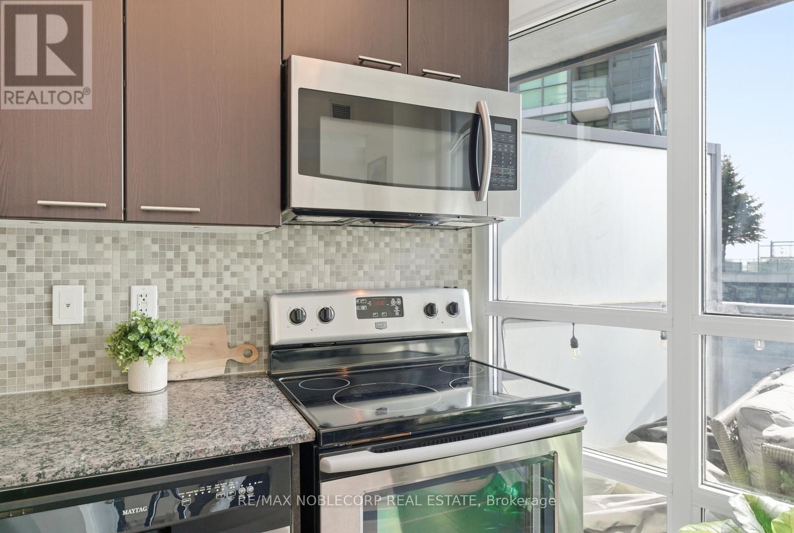 1106 - 15 Bruyeres Mews, Toronto, Ontario  M5V 0A7 - Photo 19 - C12874304