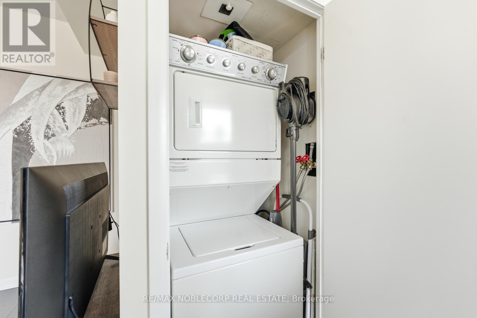 1106 - 15 Bruyeres Mews, Toronto, Ontario  M5V 0A7 - Photo 25 - C12874304