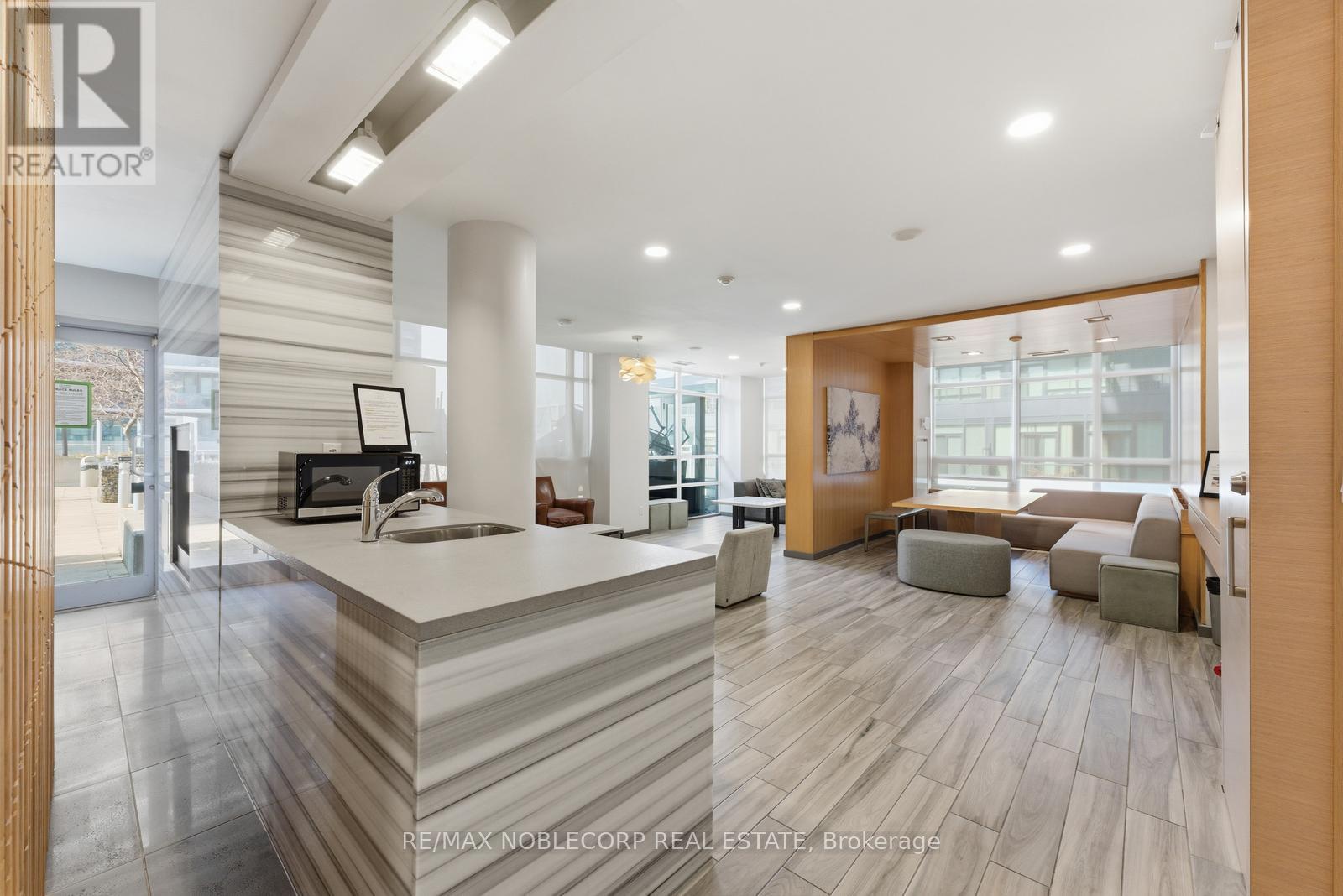 1106 - 15 Bruyeres Mews, Toronto, Ontario  M5V 0A7 - Photo 32 - C12874304