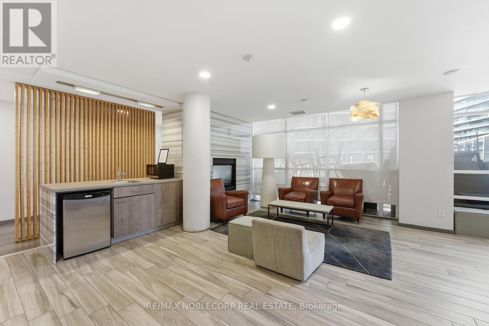 1106 - 15 Bruyeres Mews, Toronto, Ontario  M5V 0A7 - Photo 34 - C12874304