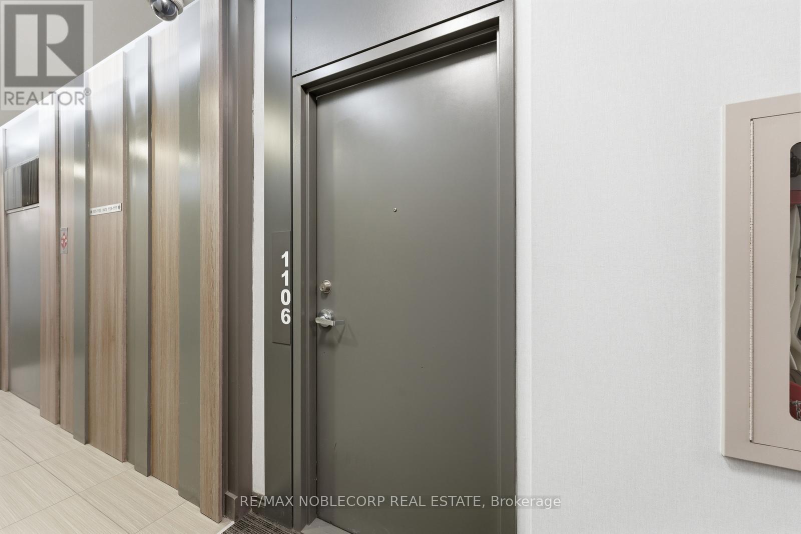 1106 - 15 Bruyeres Mews, Toronto, Ontario  M5V 0A7 - Photo 4 - C12874304