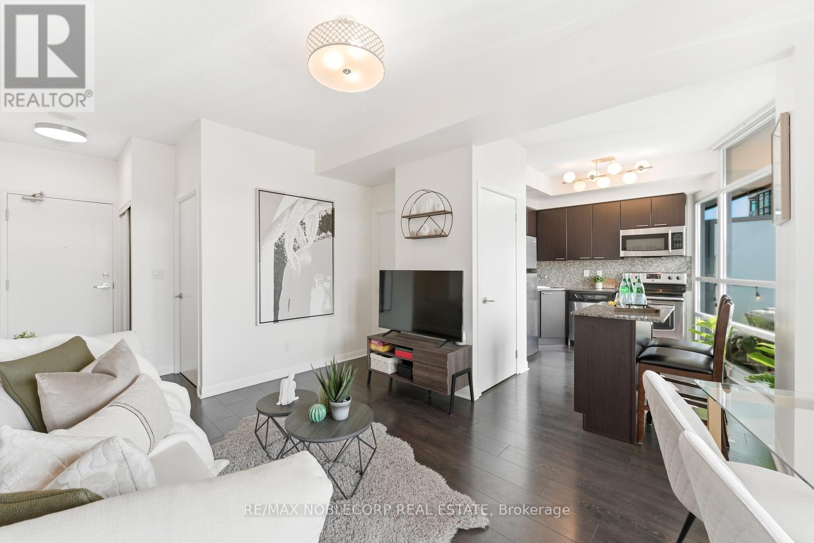 1106 - 15 Bruyeres Mews, Toronto, Ontario  M5V 0A7 - Photo 9 - C12874304