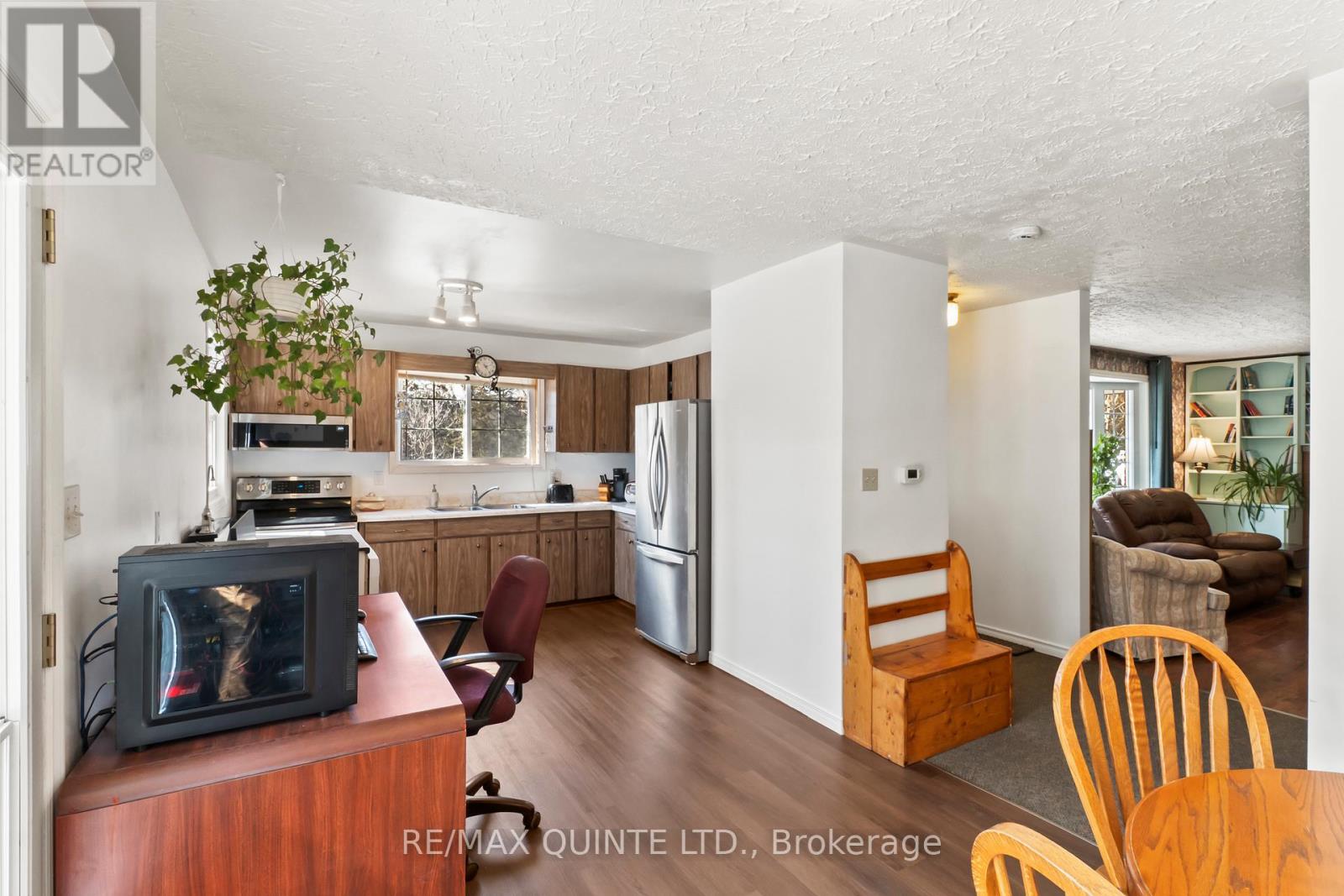 966 Glen Miller Road, Quinte West, Ontario  K8V 0B9 - Photo 13 - X12874336