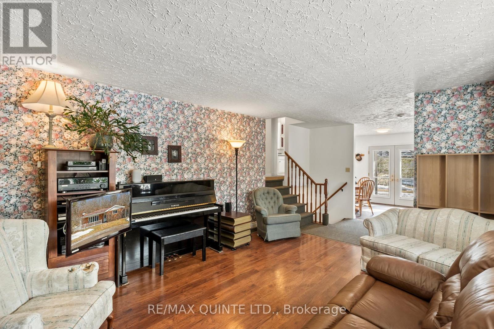 966 Glen Miller Road, Quinte West, Ontario  K8V 0B9 - Photo 9 - X12874336