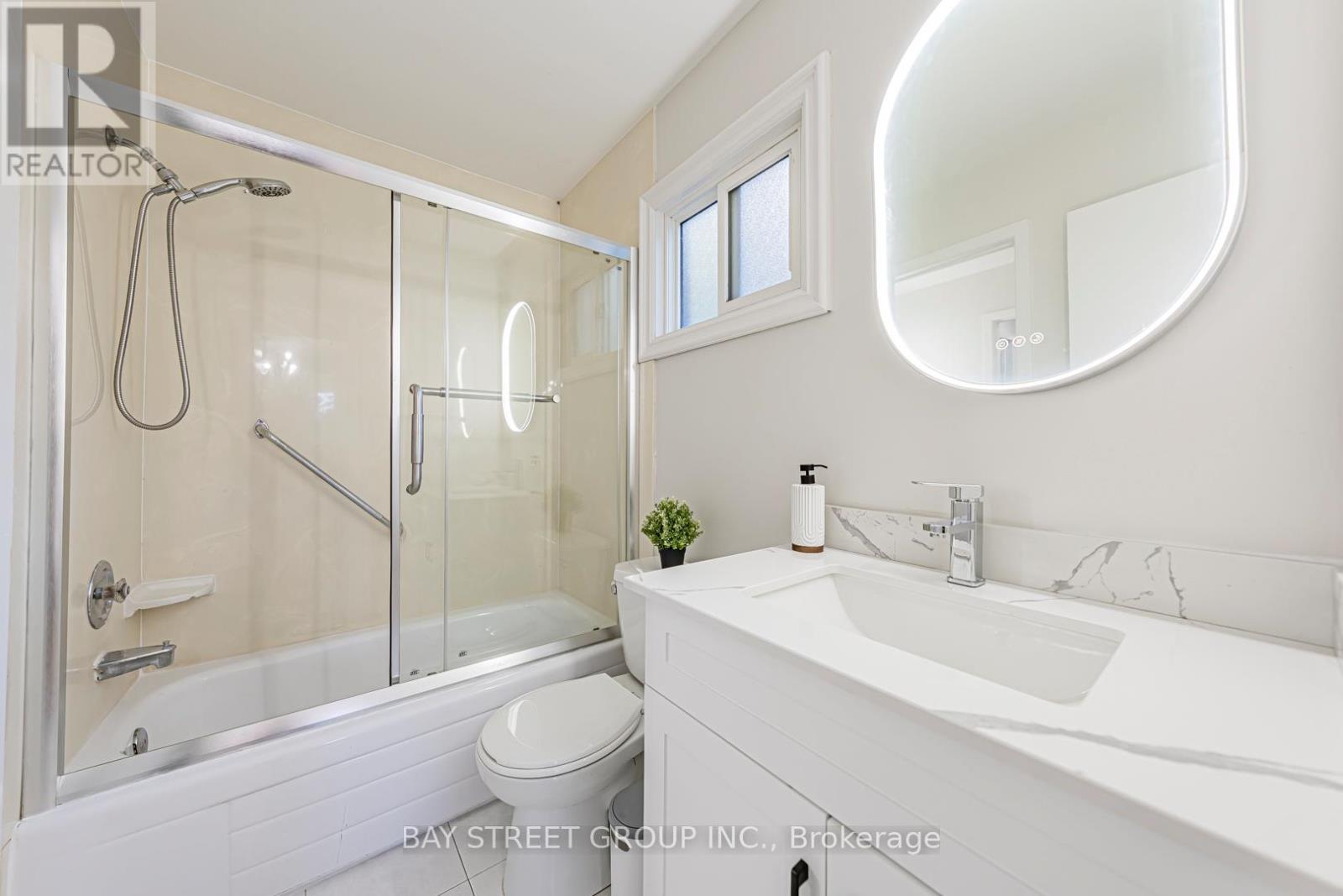 4 Sir Brandiles Place, Markham, Ontario  L3P 2Z5 - Photo 19 - N12874266